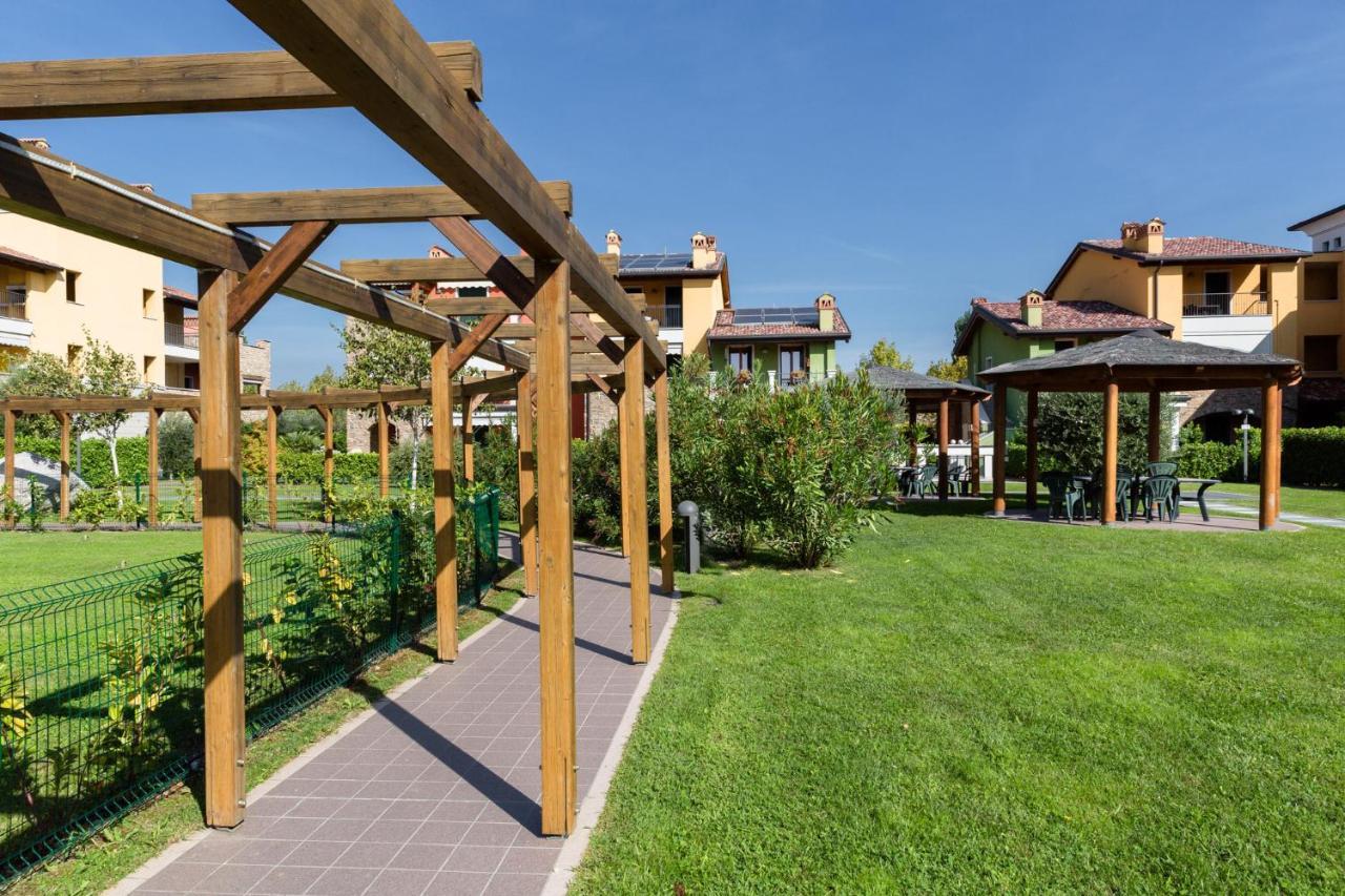 Appartamento Corina ซีร์มิโอเน ภายนอก รูปภาพ