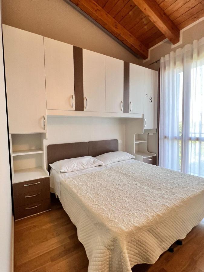 Appartamento Corina ซีร์มิโอเน ภายนอก รูปภาพ